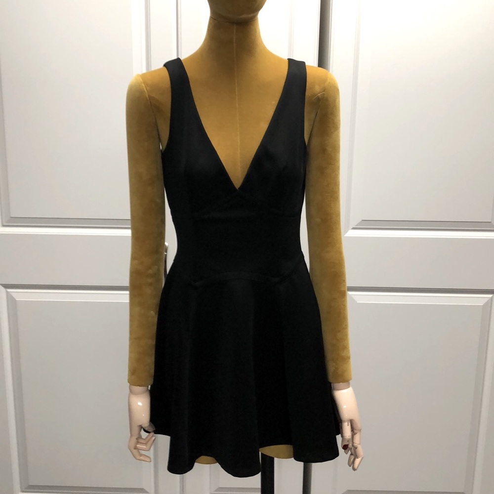 Women’s Forever 21 black dress